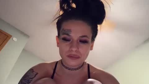 Snapshot of lexxisavagexxx chatting on 5, 12, 2024 LexxiSavage online show from 5, 12, 2024