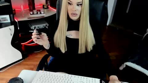 eva lexy you may call me Miss online show from 14, 11, 2025