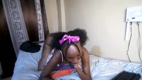 Snapshot of lexy_sky1 chatting on 6, 11, 2025 Lexy online show from 6, 11, 2025