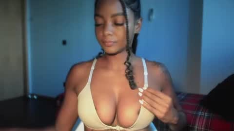 Snapshot of lexy_squirt_queen chatting on 27, 6, 2026 LEXY - Independent account online show from 27, 6, 2026