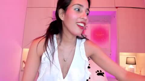 L I A  online show from 13, 9, 2025