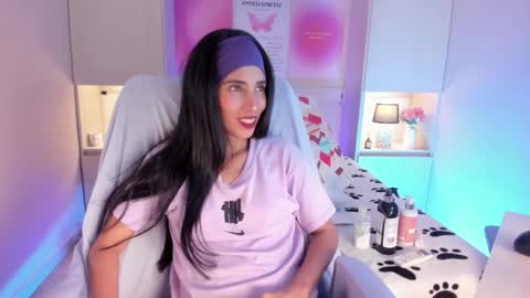 L I A  online show from 3, 2, 2026