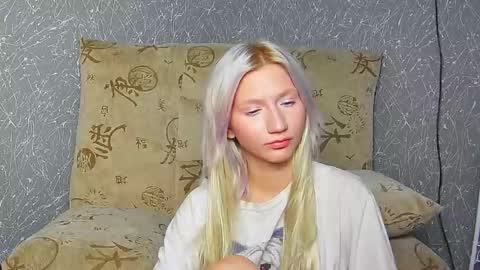 Snapshot of leyasaolee chatting on 15, 9, 2025 Leya online show from 15, 9, 2025