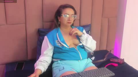 Leyla smithh online show from 18, 9, 2025