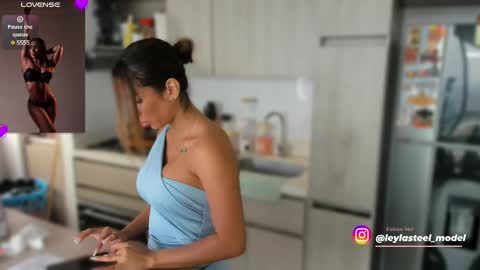 Snapshot of leyla_steel chatting on 5, 3, 2025 INSTA leylasteel model online show from 5, 3, 2025