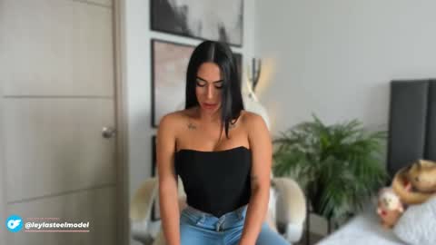 Snapshot of leyla_steel chatting on 4, 10, 2025 INSTA leylasteel model online show from 4, 10, 2025