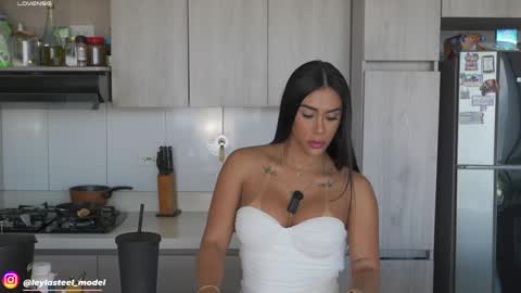 INSTA leylasteel model         online show from 20, 5, 2026