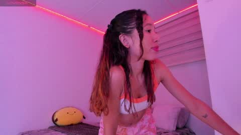 Snapshot of leyre_lerr chatting on 20, 12, 2024 Jessica online show from 20, 12, 2024