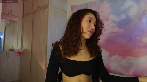 Snapshot of leyre_lerr chatting on 7, 11, 2025 Jessica online show from 7, 11, 2025