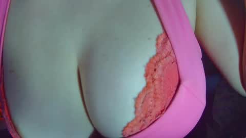 Snapshot of leysun7777 chatting on 17, 11, 2025 Leysun7 online show from 17, 11, 2025