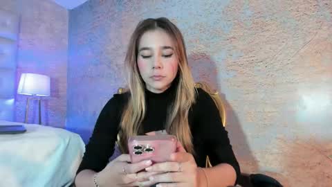 Snapshot of lezy_ chatting on 27, 11, 2025 LEZY online show from 27, 11, 2025