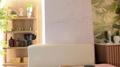 Snapshot of lezy_ chatting on 28, 11, 2025 LEZY online show from 28, 11, 2025