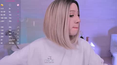 Snapshot of lezy_liza chatting on 12, 11, 2025 Lisa online show from 12, 11, 2025