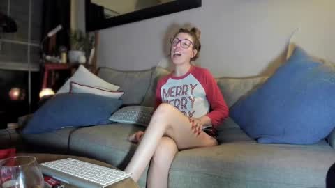 Snapshot of lezzrene chatting on 26, 12, 2024 Hornystonerchick online show from 26, 12, 2024