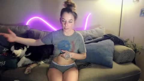 Snapshot of lezzrene chatting on 27, 12, 2024 Hornystonerchick online show from 27, 12, 2024