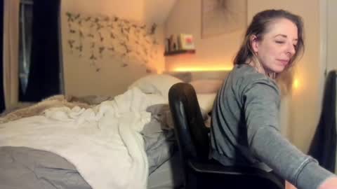 Snapshot of lezzrene chatting on 3, 3, 2025 Hornystonerchick online show from 3, 3, 2025