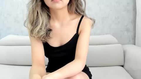 Snapshot of lia1243756 chatting on 13, 2, 2026 LEANNAA online show from 13, 2, 2026