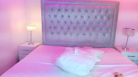 Lia  online show from 6, 3, 2026