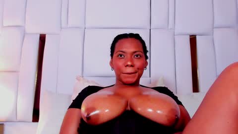 Snapshot of lia_mariana chatting on 13, 1, 2025 lia_mariana online show from 13, 1, 2025