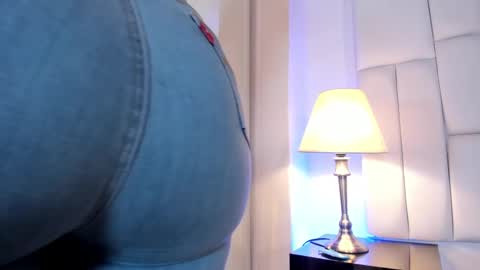 Snapshot of lia_mariana chatting on 12, 2, 2025 lia_mariana online show from 12, 2, 2025