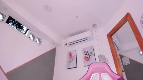 Snapshot of lia_mariana chatting on 28, 2, 2025 lia_mariana online show from 28, 2, 2025