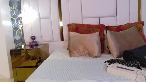 Snapshot of lia_mariana chatting on 15, 10, 2025 lia_mariana online show from 15, 10, 2025