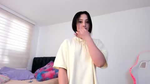 Little Queen Lia  online show from 31, 12, 2024