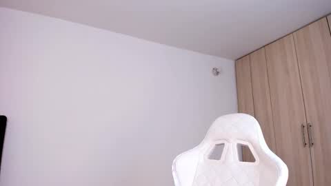 Little Queen Lia  online show from 19, 2, 2025