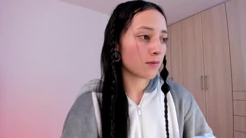 Little Queen Lia  online show from 5, 3, 2025