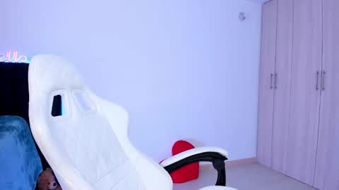 Little Queen Lia  online show from 7, 3, 2025