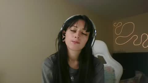 Little Queen Lia  online show from 12, 11, 2025