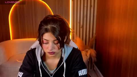 Snapshot of lia_queen_tx chatting on 6, 5, 2026 Online 1400 - 2100 online show from 6, 5, 2026