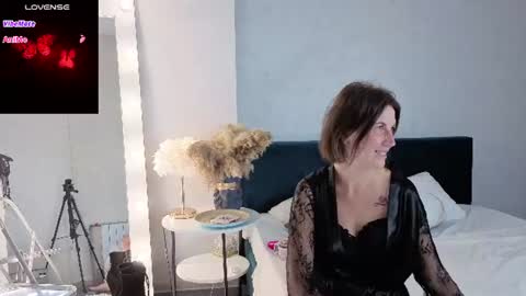 lia_reyn online show from 2, 7, 2026