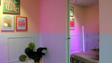 Lia Roise  online show from 15, 12, 2025