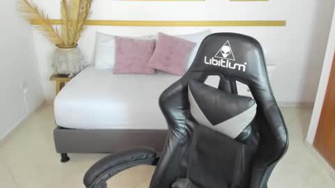 Lia  online show from 18, 11, 2025