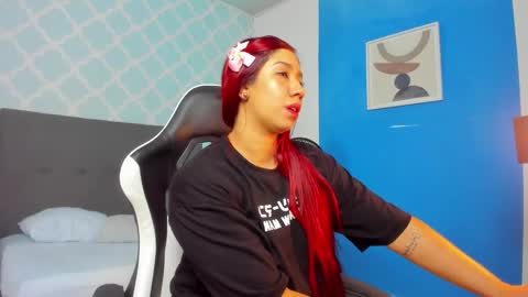 Snapshot of lia_violetta chatting on 15, 12, 2025 lia_violetta online show from 15, 12, 2025