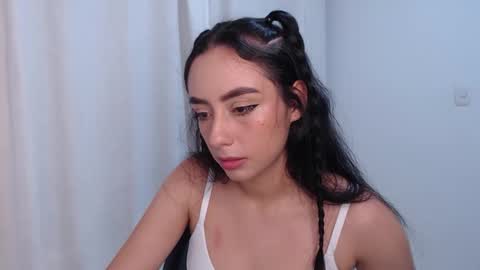 Snapshot of liaa_cute_ chatting on 28, 5, 2026 lia online show from 28, 5, 2026