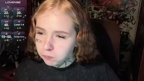 liaaa_li online show from 28, 10, 2025