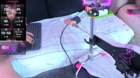 Snapshot of liaagener chatting on 13, 10, 2025 Liaa online show from 13, 10, 2025