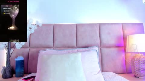 Snapshot of liaagener chatting on 1, 12, 2025 Liaa online show from 1, 12, 2025