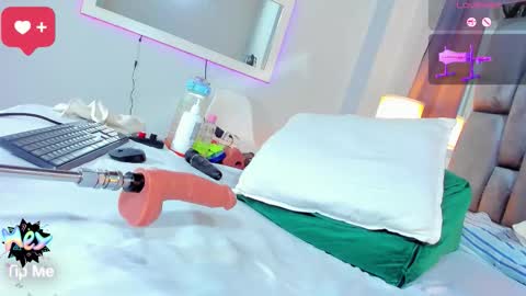 Snapshot of liaantonella69 chatting on 13, 11, 2025 Antonela online show from 13, 11, 2025