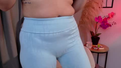 Snapshot of liafox_b chatting on 30, 4, 2026 LiaFox b online show from 30, 4, 2026