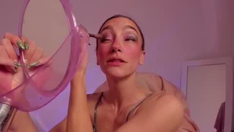 Snapshot of liahilton_ chatting on 5, 11, 2025 lh6 9c online show from 5, 11, 2025