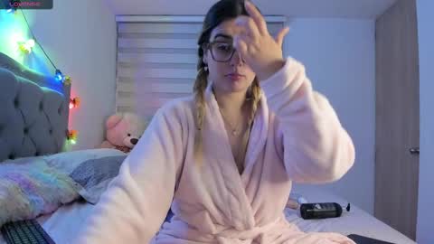 Snapshot of liahkimi chatting on 19, 2, 2025 Lia online show from 19, 2, 2025