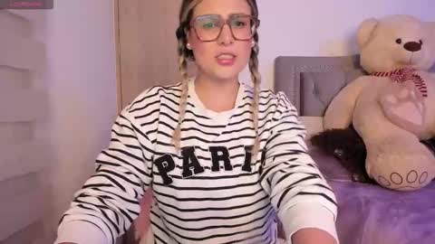 Snapshot of liahkimi chatting on 18, 12, 2025 Lia online show from 18, 12, 2025