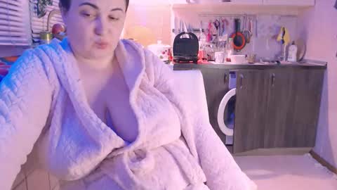 miss Lia  colection for travel online show from 3, 2, 2025