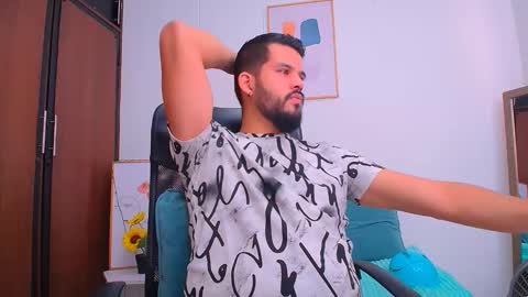 liam_borges online show from 27, 1, 2025