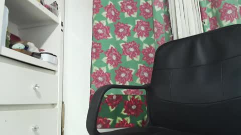 liam_borges online show from 10, 3, 2025