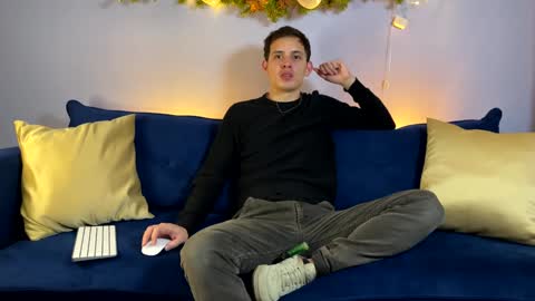 Snapshot of liam_enzho chatting on 7, 1, 2025 Liam online show from 7, 1, 2025