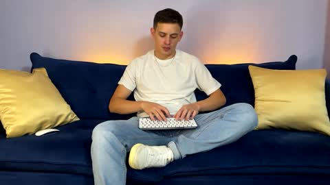 Snapshot of liam_enzho chatting on 19, 1, 2025 Liam online show from 19, 1, 2025